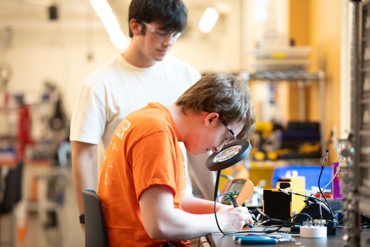 SNHU students in the lab
